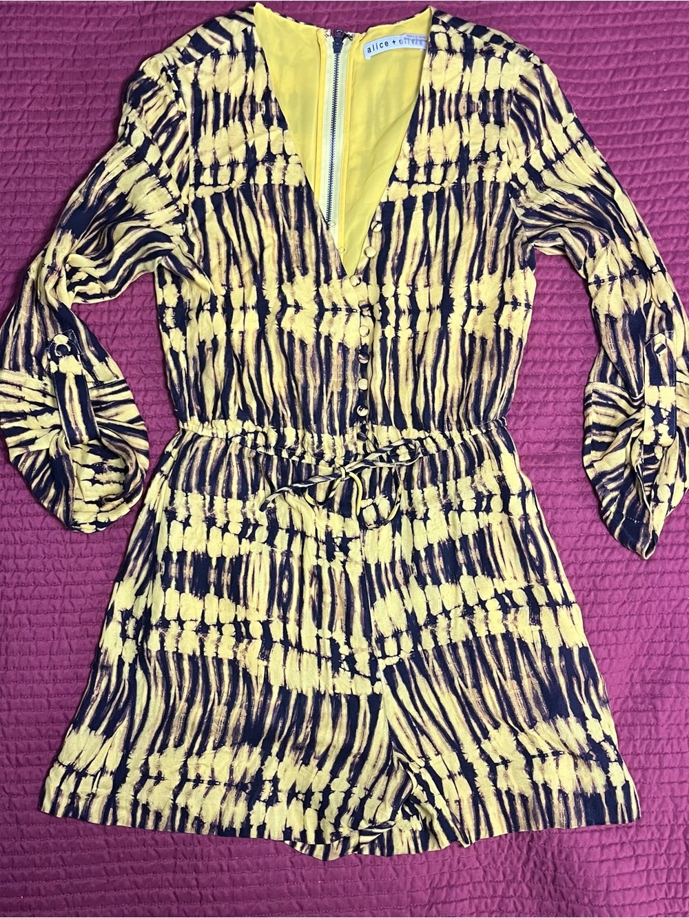 Alice Olivia Winnie Button Front Romper Tie Dye Yellow Sun Drenched Sunbeam 0